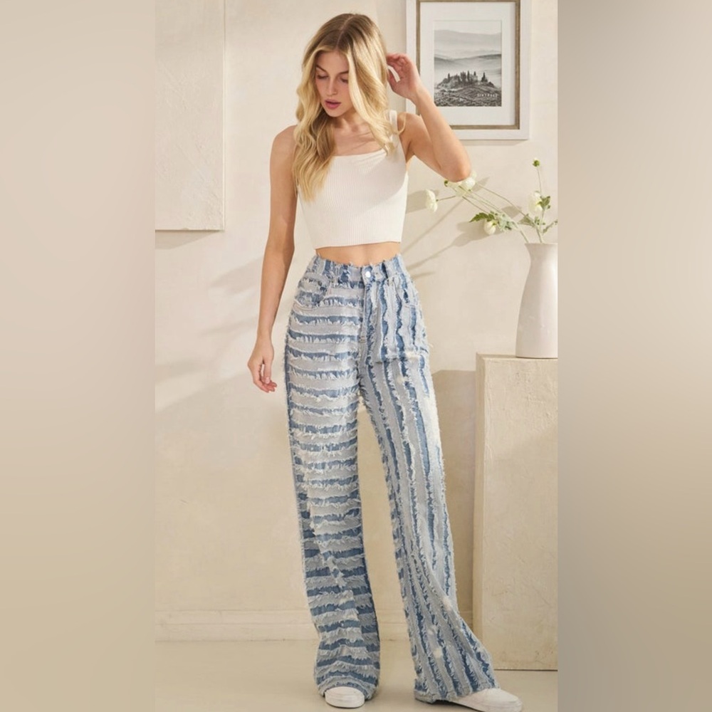 Oli & Hali Frayed denim NWT